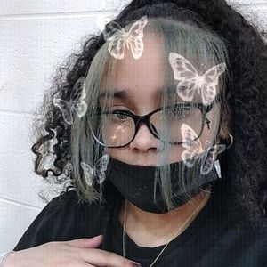 Meet your Posher, Mia